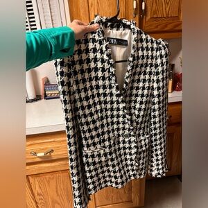 Zara black and white blazer